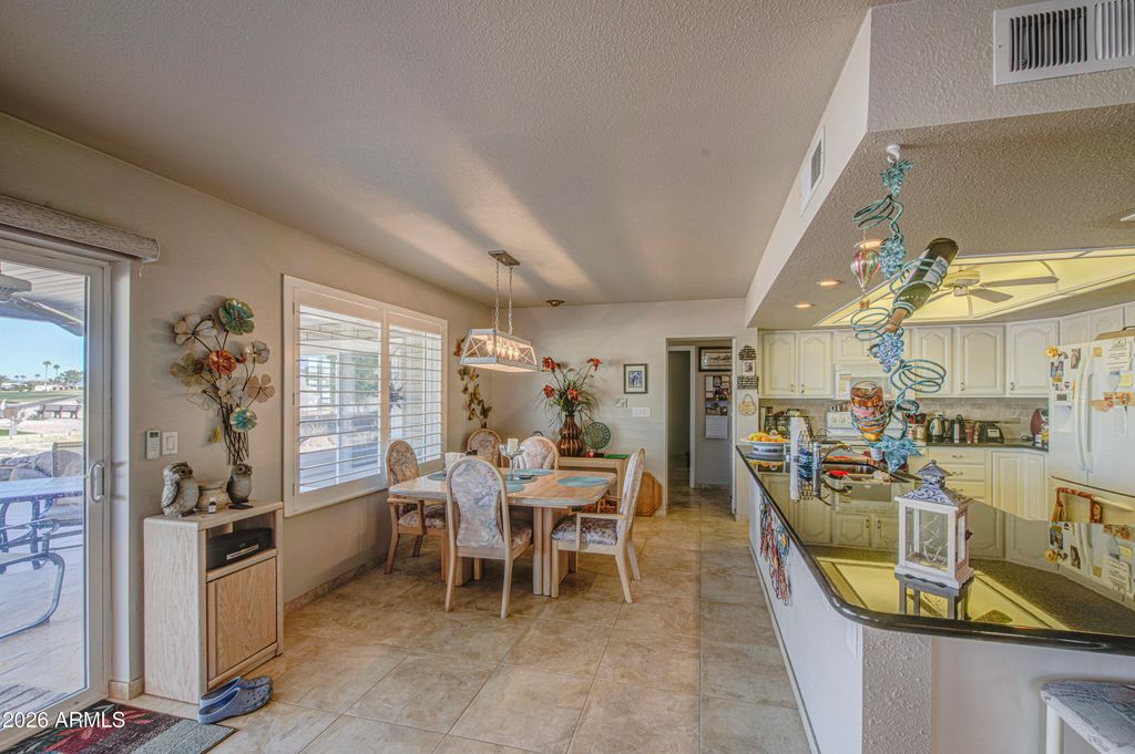 Image 14 of property listing at 5350 E LINDSTROM Lane, Mesa, AZ 85215