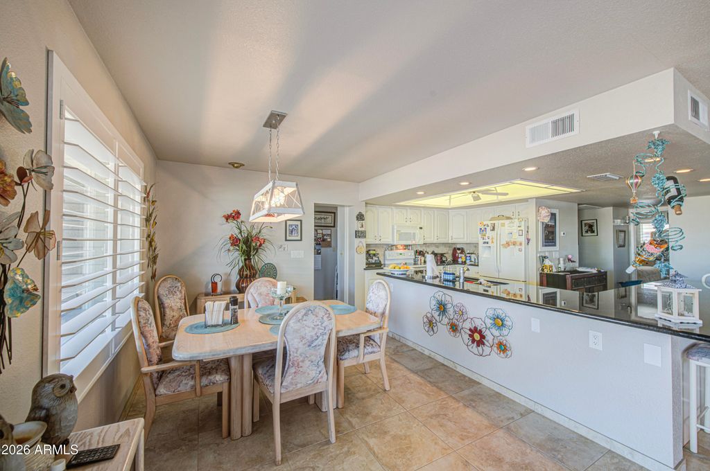 Image 15 of property listing at 5350 E LINDSTROM Lane, Mesa, AZ 85215