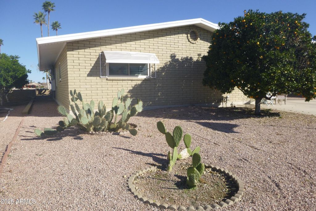 Image 2 of property listing at 5350 E LINDSTROM Lane, Mesa, AZ 85215