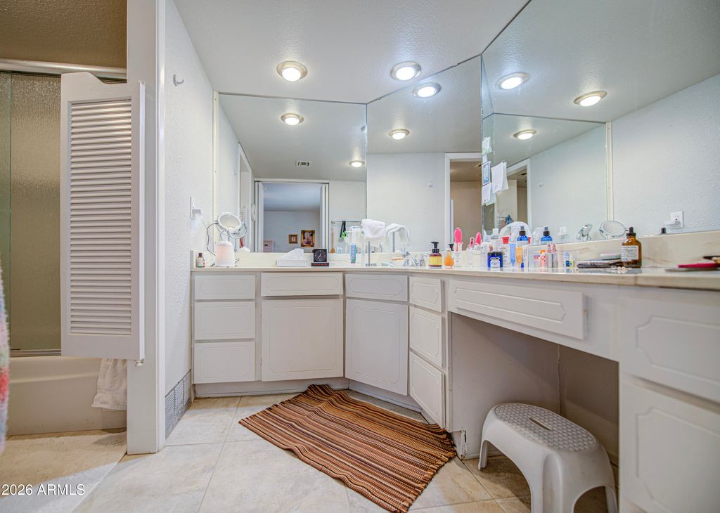 Image 26 of property listing at 5350 E LINDSTROM Lane, Mesa, AZ 85215
