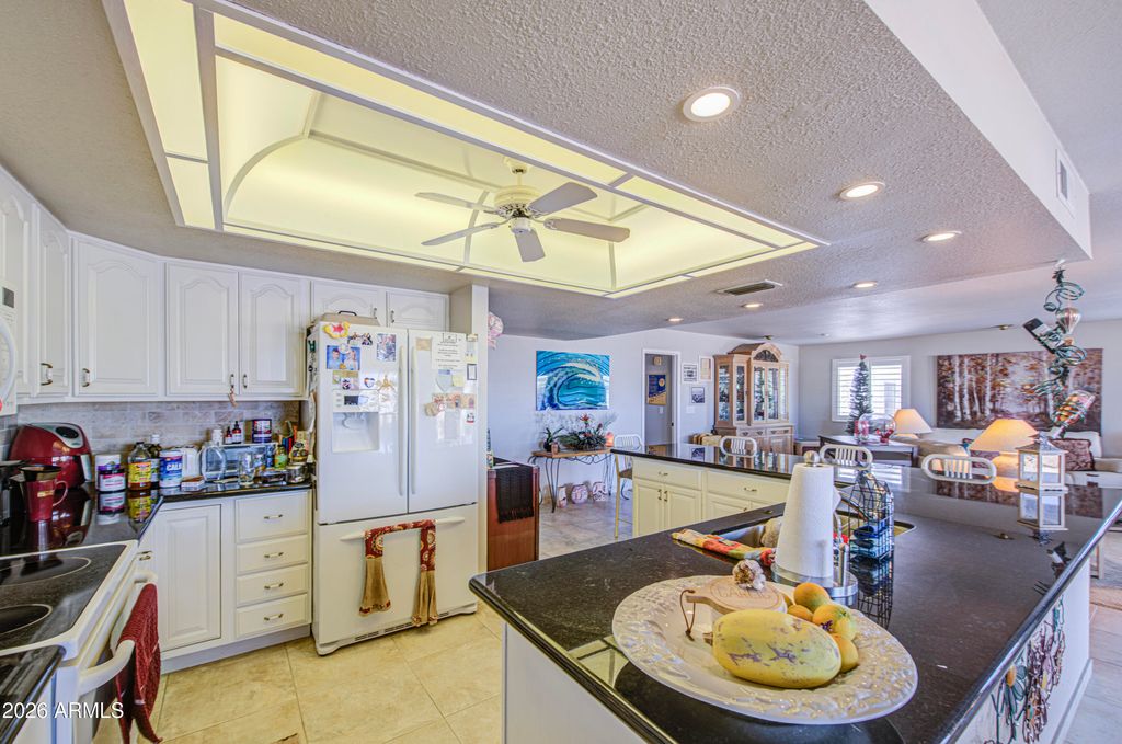 Image 9 of property listing at 5350 E LINDSTROM Lane, Mesa, AZ 85215