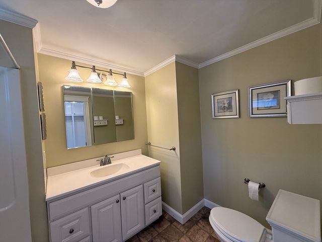 6 Bella Vista Ave, Mansfield, MA 02048