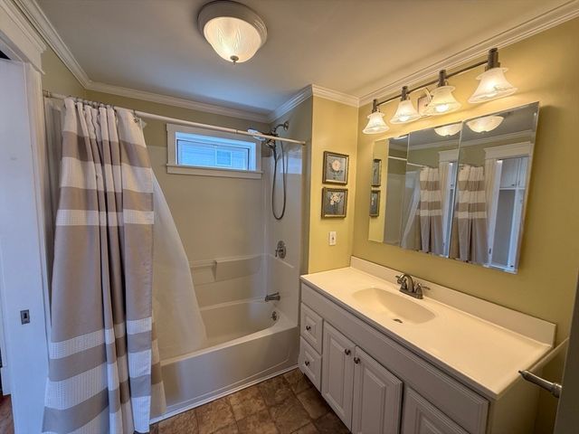 6 Bella Vista Ave, Mansfield, MA 02048