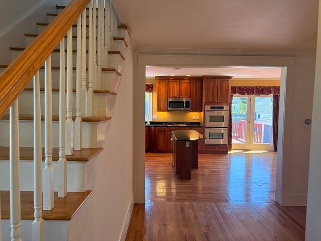 6 Bella Vista Ave, Mansfield, MA 02048