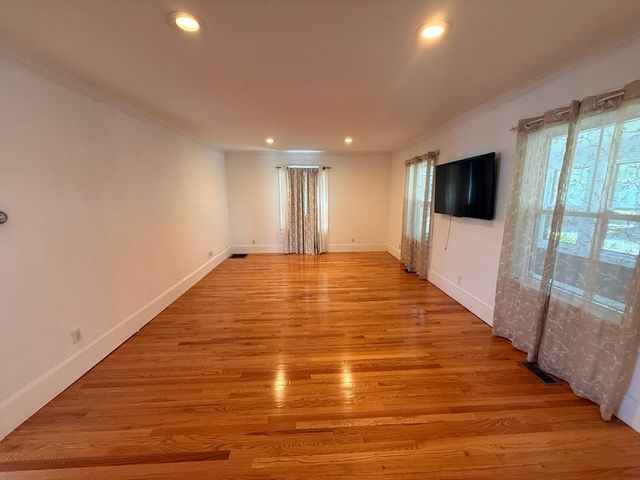 6 Bella Vista Ave, Mansfield, MA 02048