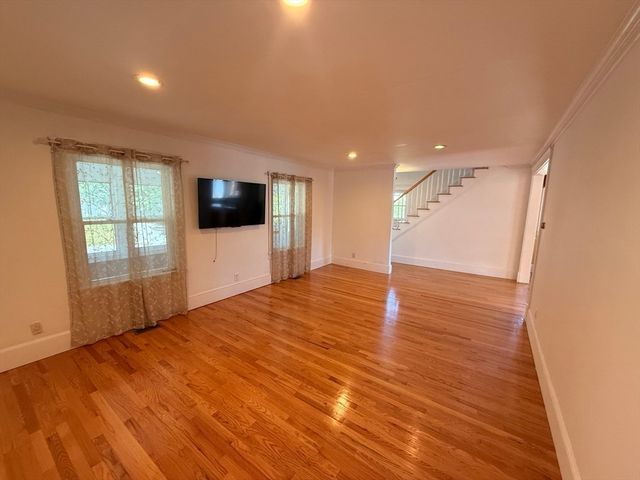 6 Bella Vista Ave, Mansfield, MA 02048