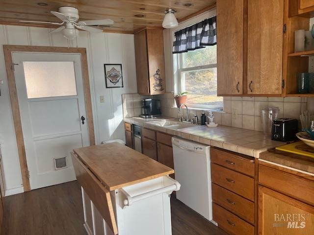 12605 Lakeshore Dr, Clearlake, CA 95422