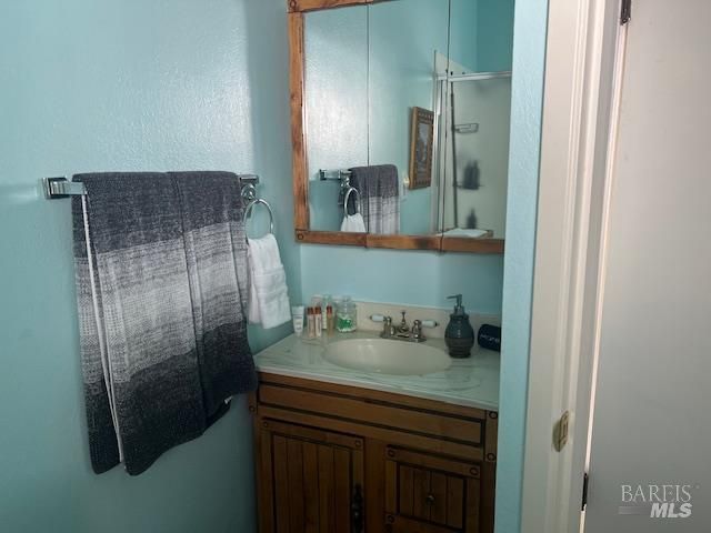 12605 Lakeshore Dr, Clearlake, CA 95422