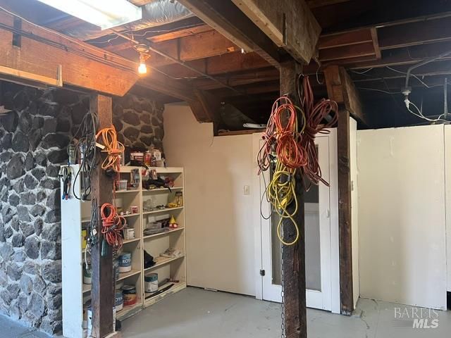 12605 Lakeshore Dr, Clearlake, CA 95422