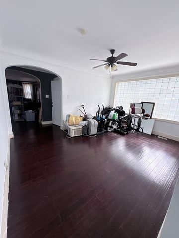 10224 S Princeton Avenue, Chicago, IL 60628