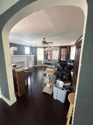10224 S Princeton Avenue, Chicago, IL 60628