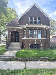 10224 S Princeton Avenue, Chicago, IL 60628