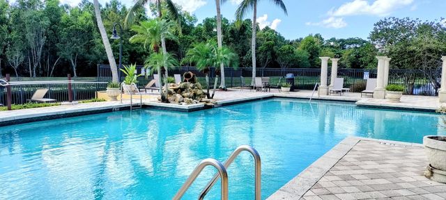 1000 Crestwood Court S 1008, Royal Palm Beach, FL 33411