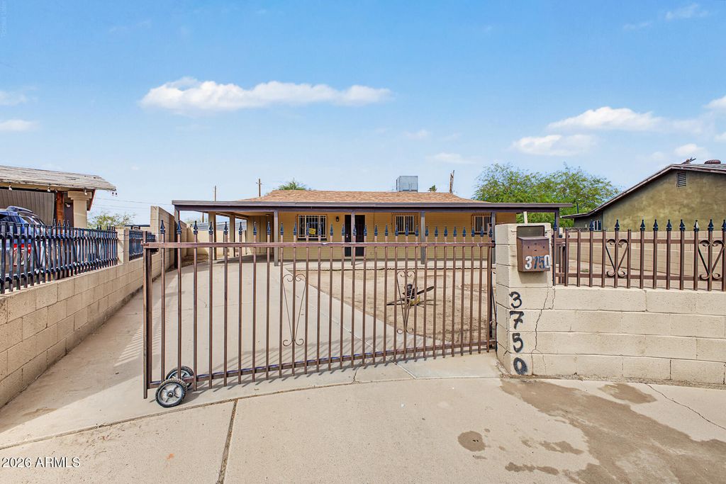 3750 W CHIPMAN Road, Phoenix, AZ 85041 — exterior