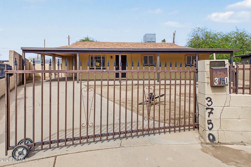 3750 W CHIPMAN Road, Phoenix, AZ 85041 — photo 2