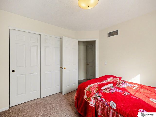 7710 N 80th Street, Omaha, NE 68122