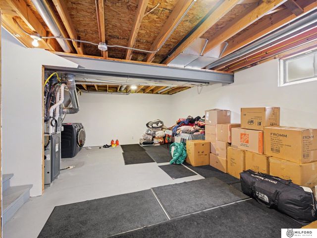 7710 N 80th Street, Omaha, NE 68122