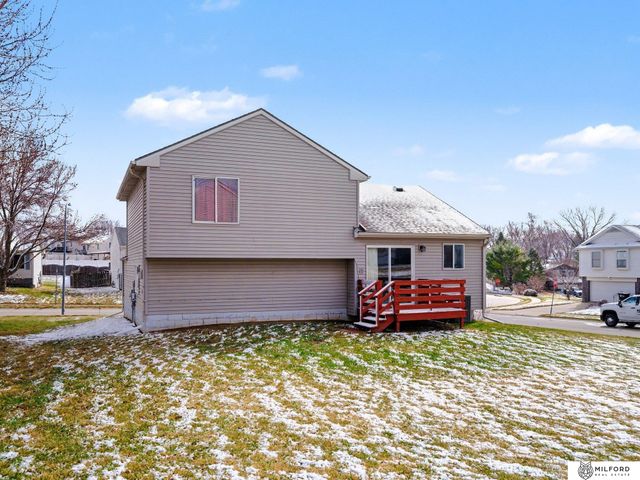 7710 N 80th Street, Omaha, NE 68122