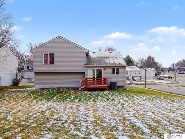 7710 N 80th Street, Omaha, NE 68122