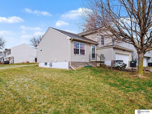 7710 N 80th Street, Omaha, NE 68122