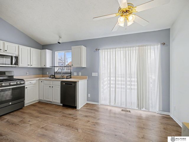 7710 N 80th Street, Omaha, NE 68122