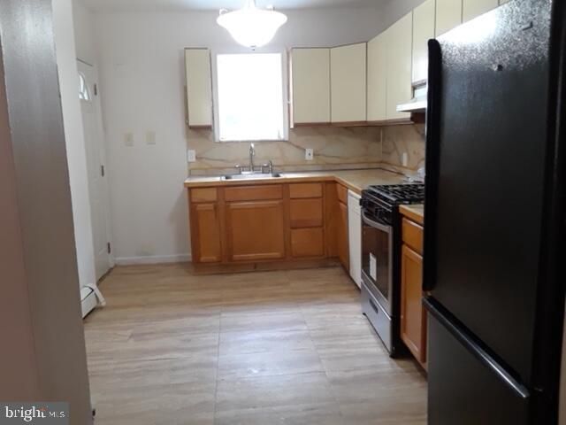 1852 S SARTAIN ST, Philadelphia, PA 19148