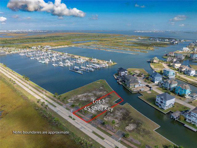 45 Shell Key, Hitchcock, TX 77563