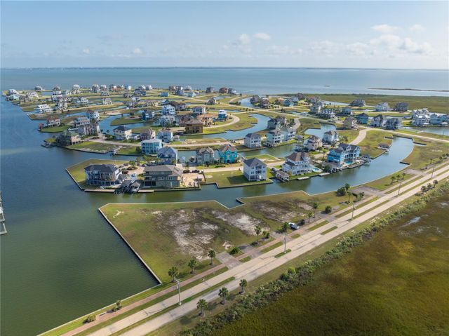 45 Shell Key, Hitchcock, TX 77563