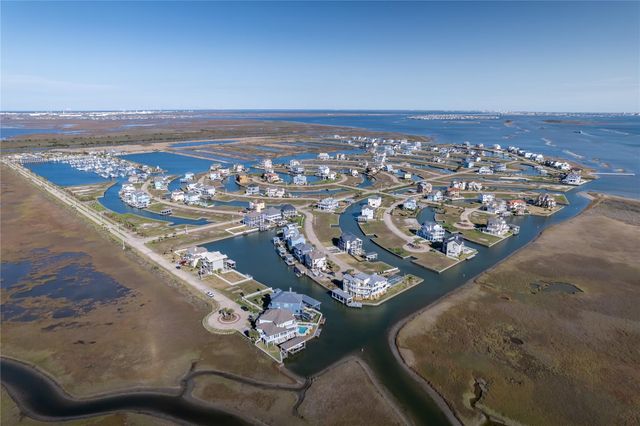 45 Shell Key, Hitchcock, TX 77563