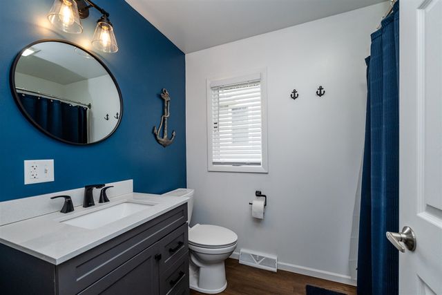 6950 Shore Drive, Coloma, MI 49038