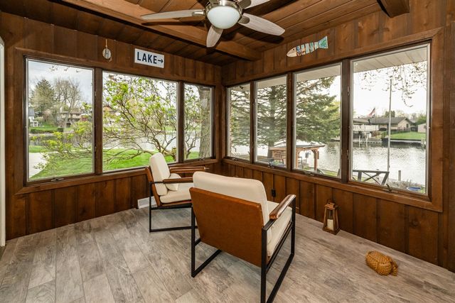 6950 Shore Drive, Coloma, MI 49038