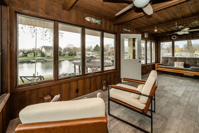 6950 Shore Drive, Coloma, MI 49038