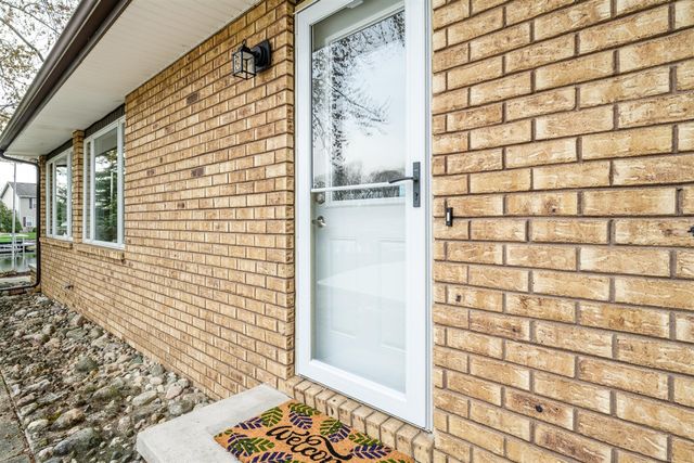 6950 Shore Drive, Coloma, MI 49038