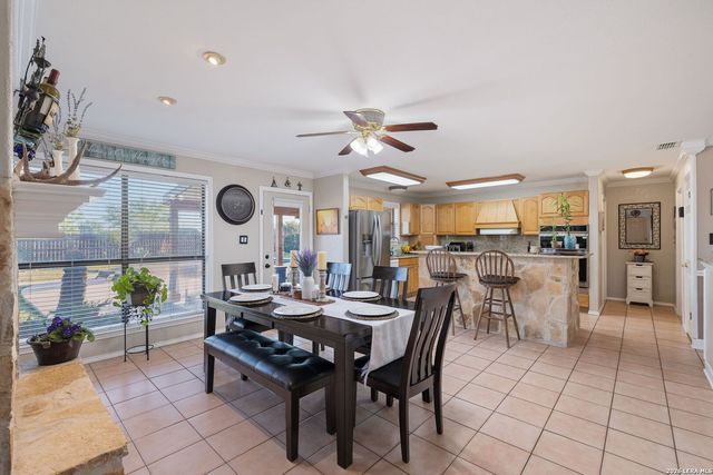 15224 PARK PLACE DR, Lytle, TX 78052