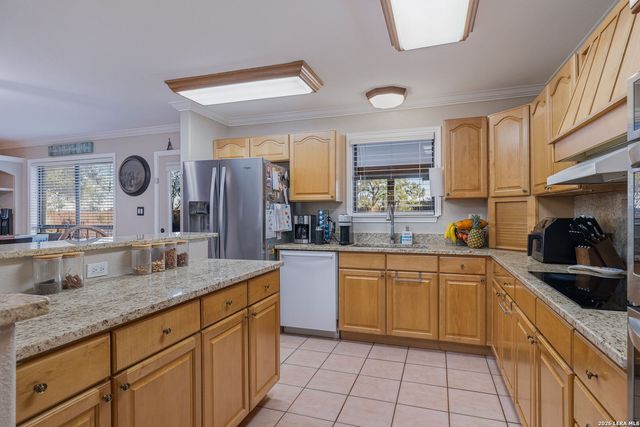 15224 PARK PLACE DR, Lytle, TX 78052