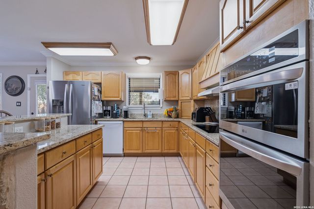 15224 PARK PLACE DR, Lytle, TX 78052