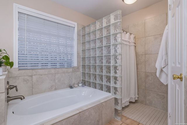 15224 PARK PLACE DR, Lytle, TX 78052