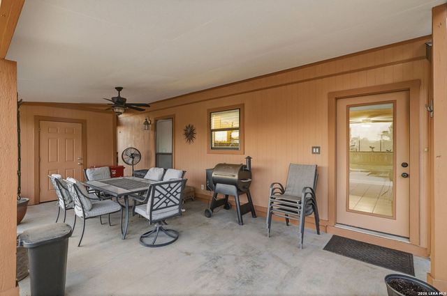 15224 PARK PLACE DR, Lytle, TX 78052