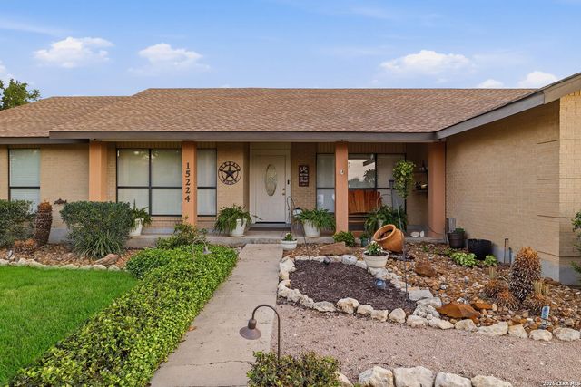 15224 PARK PLACE DR, Lytle, TX 78052