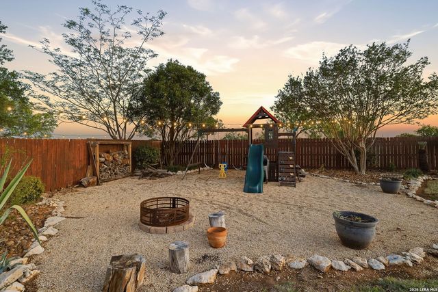 15224 PARK PLACE DR, Lytle, TX 78052