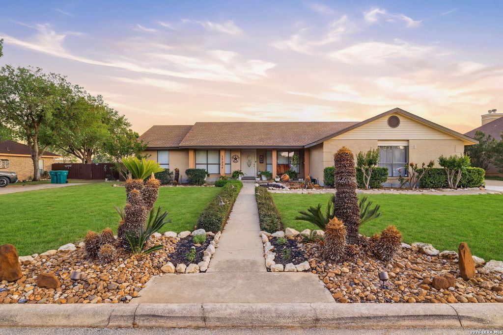 15224 PARK PLACE DR, Lytle, TX 78052