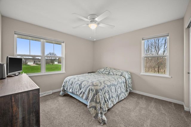 261 Cardinal DRIVE, Sullivan, WI 53178