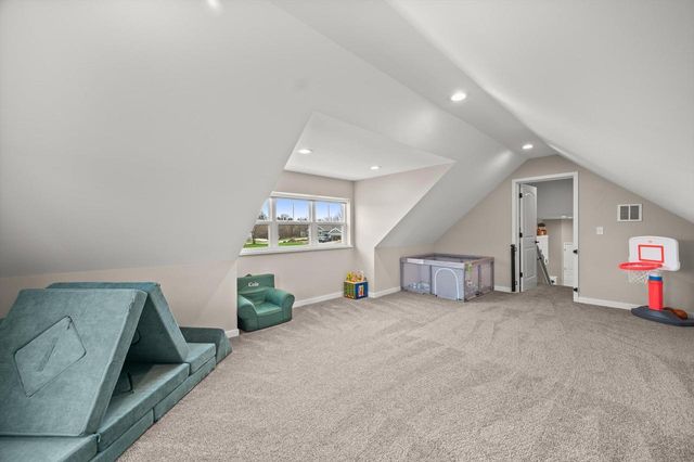 261 Cardinal DRIVE, Sullivan, WI 53178