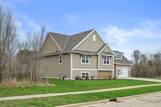 261 Cardinal DRIVE, Sullivan, WI 53178