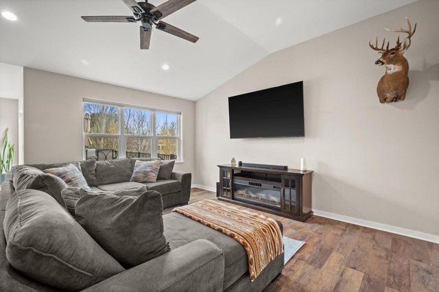 261 Cardinal DRIVE, Sullivan, WI 53178