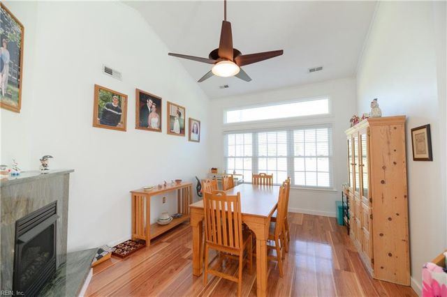 957 Heathland DR, Newport News, VA 23602