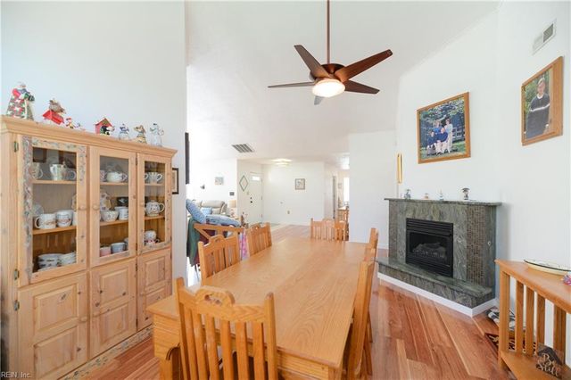 957 Heathland DR, Newport News, VA 23602