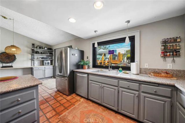 4535 Albion Dr, Riverside, CA 92503