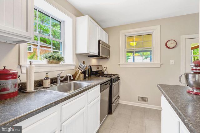 10005 PETERSON ST, Fairfax, VA 22031