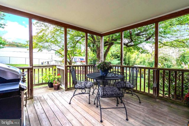 10005 PETERSON ST, Fairfax, VA 22031